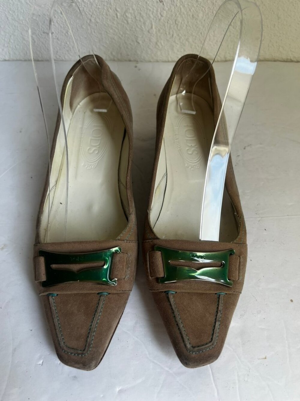 VINTAGE TOD'S SUEDE BEIGE LOW HEEL PUMP SIZE 7.5